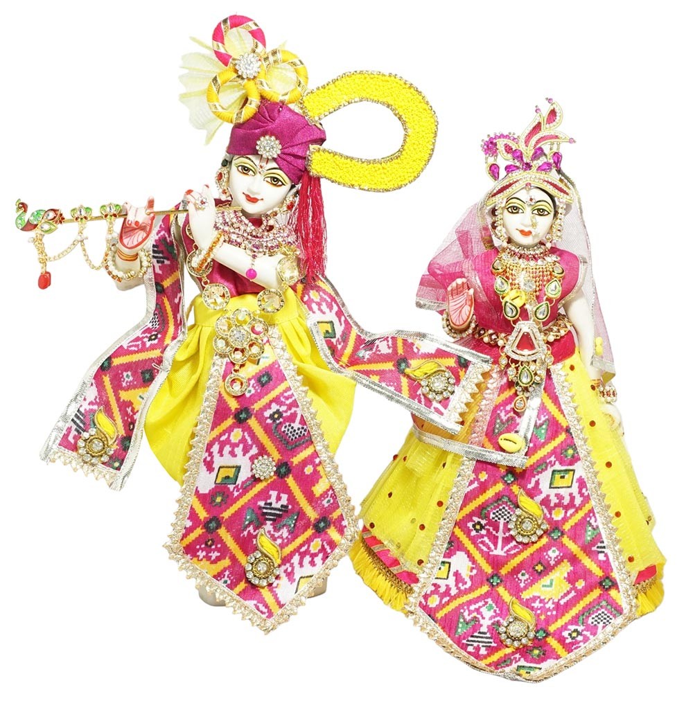 Krishna Janmashtami 2023: How To Dress Up Your Baby Girl As Shri Radha Ji  On The Occasion - Boldsky.com